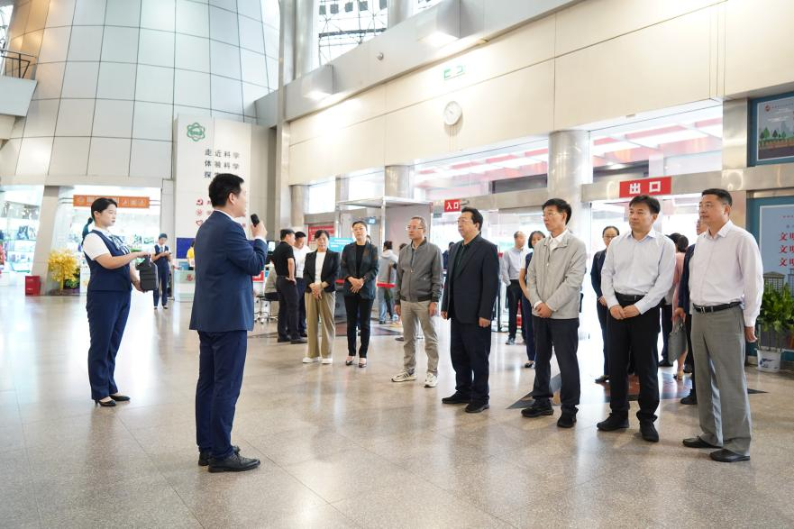 全国政协科协界委员调研组到河南调研