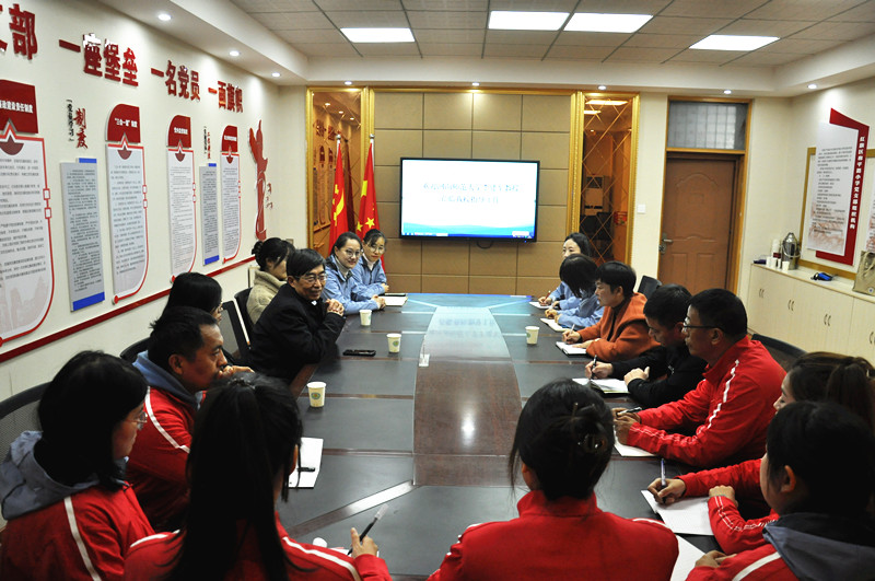 对接科技专家 精准赋能青少年成长 ——李建军教授到红旗区和平路小学考察
