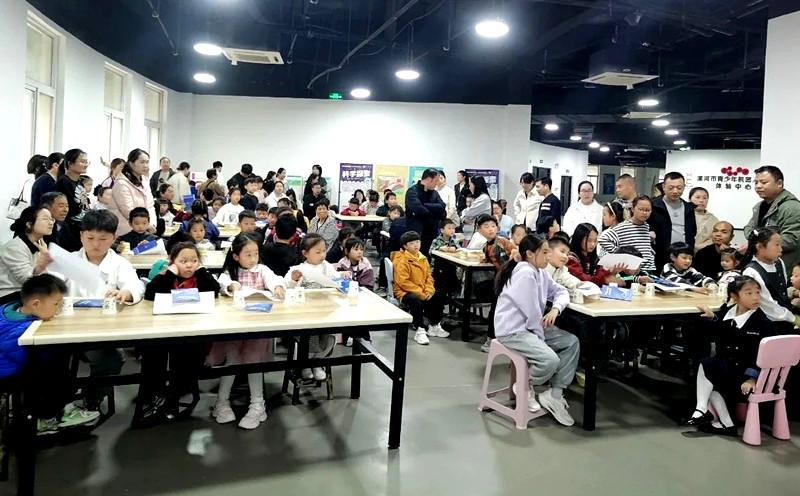 万人下“馆” 沉浸体验——漯河市科技馆清明节开展科普活动