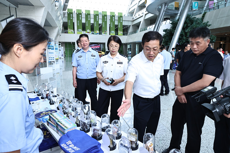 郑州市“无毒郑州 你我同行”暨禁毒法治宣传行启动