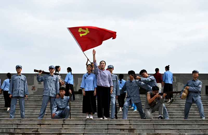 沁阳市第一中学举行庆“七一”主题活动