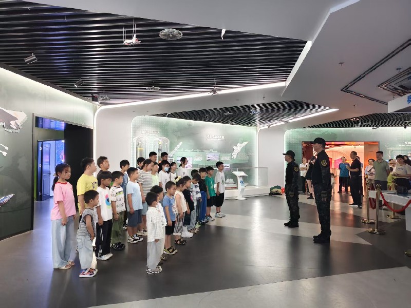 以科技之光点亮强军之梦——漯河市科技馆国防教育公益课堂正式开课