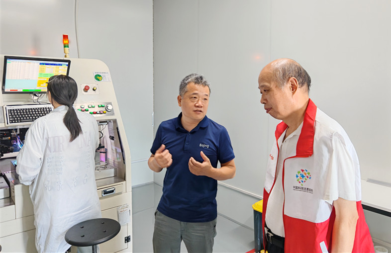 焦作市解放区科协组织科技志愿服务团队走进企业开展专项帮扶活动