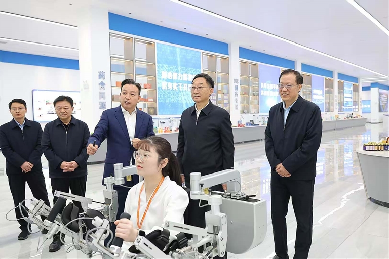 刘宁到漯河市临颍县源汇区调研时强调 推动党的二十届四中全会精神落实落细 不断开创高质量发展高效能治理新局面