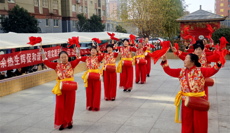 范县开展“银发先锋进社区 余热生辉促和谐”文明实践活动