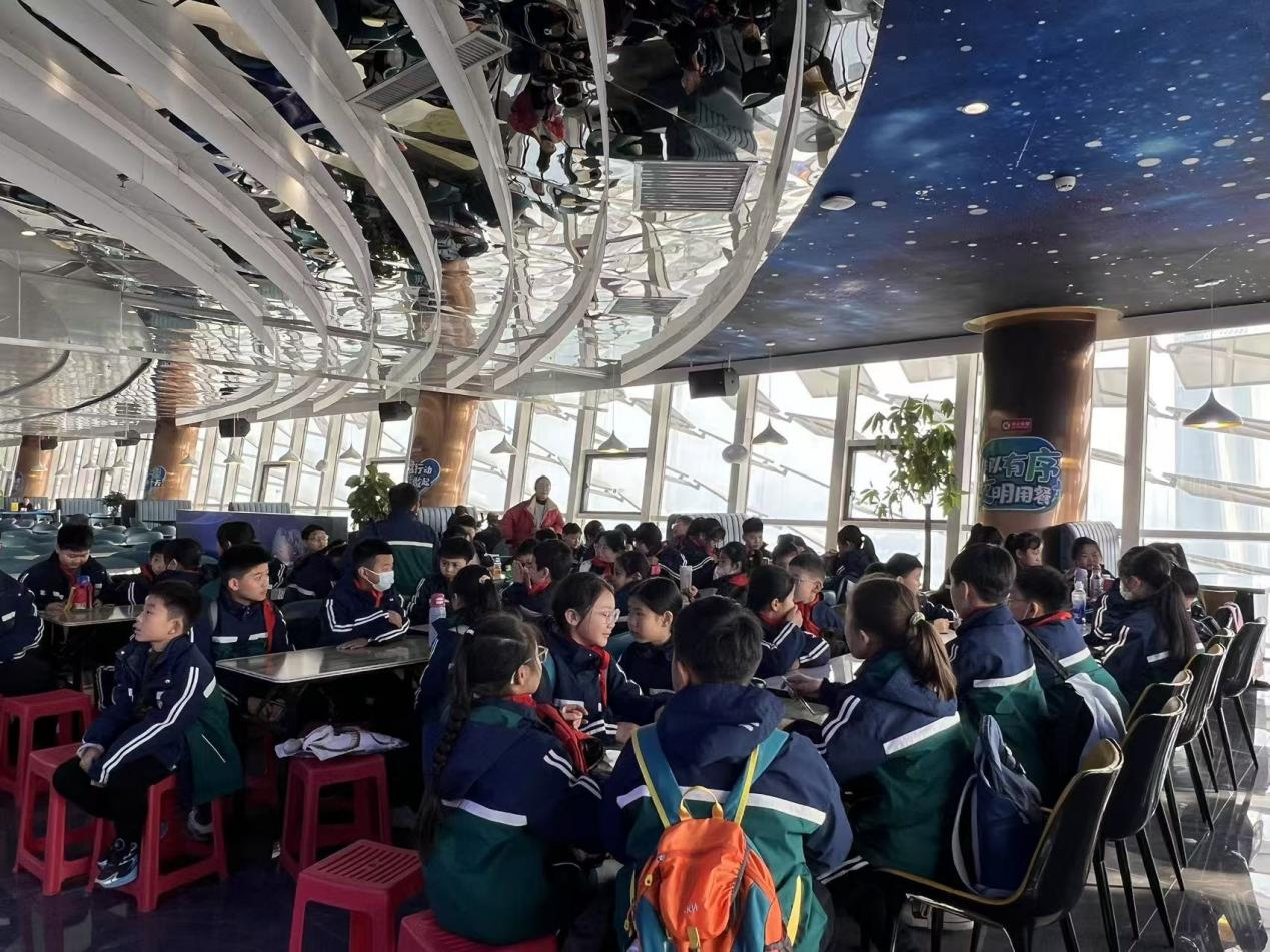 镜观日影：省科技馆开启天文观测活动