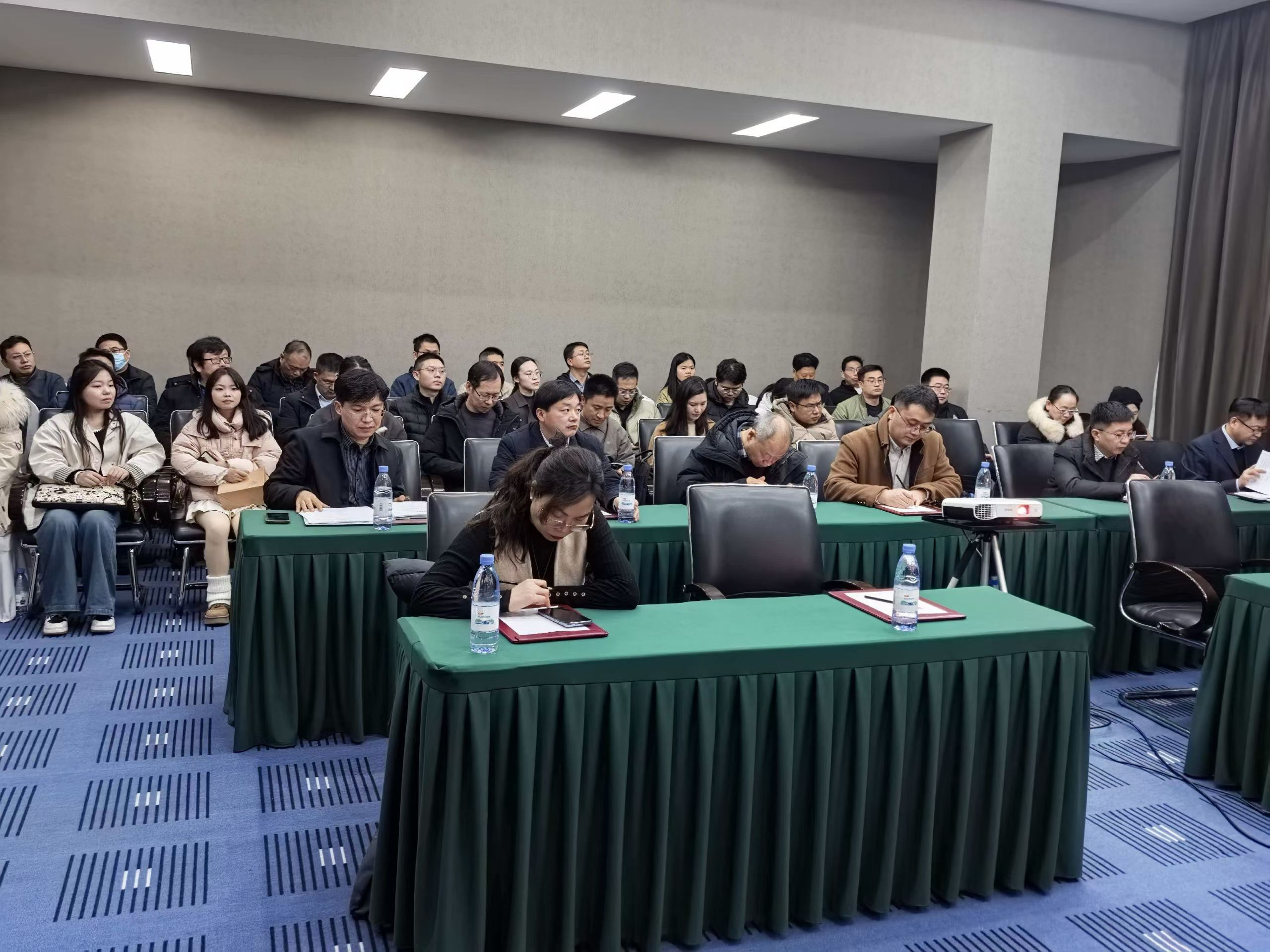 河南省材料学会第一届理事会二次会议顺利召开