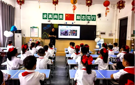 科普进校园｜驻马店市农科院食用菌专家走进第二实验小学 带孩子们探秘“蘑菇王国”