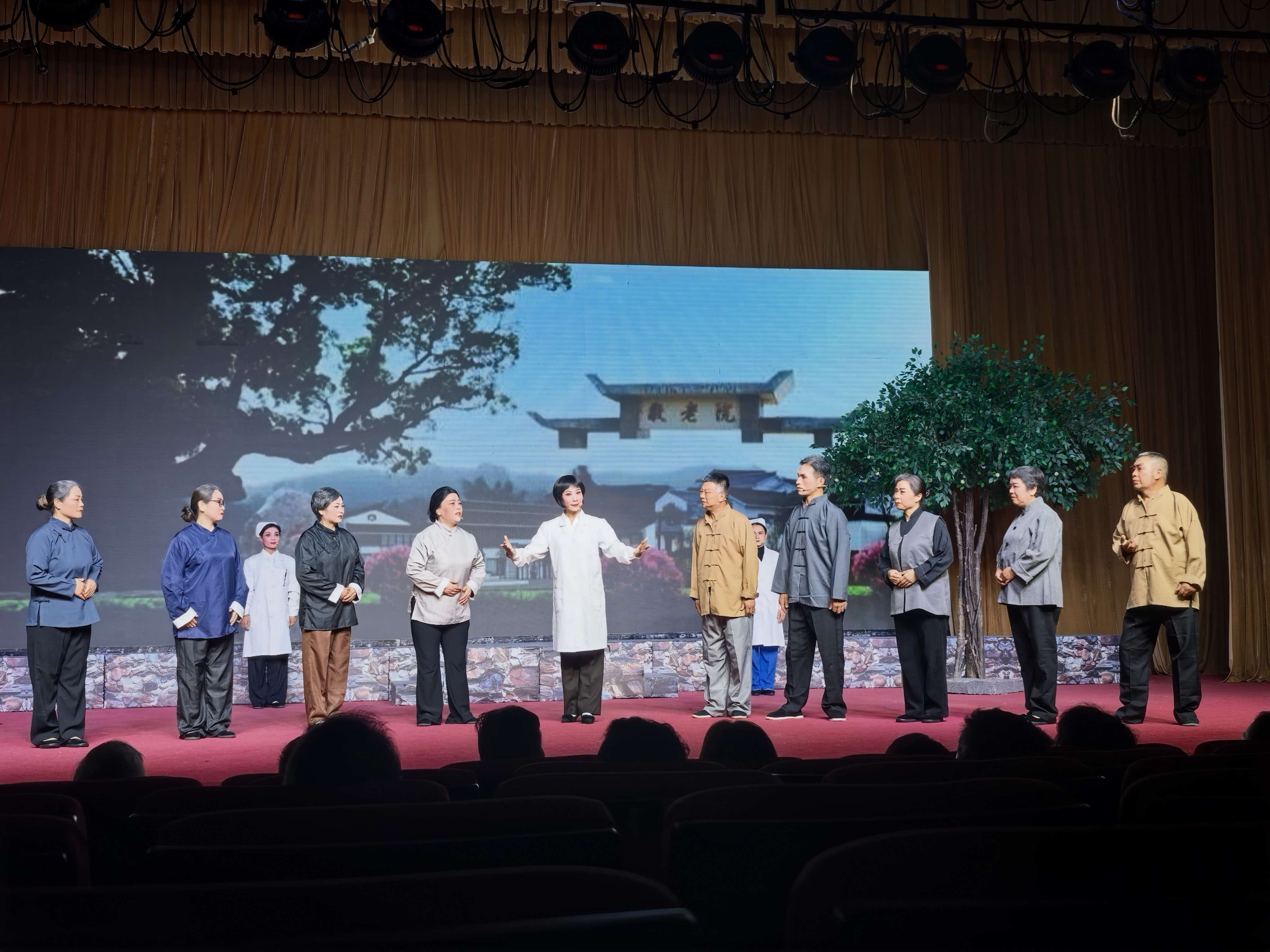 大型原创豫剧《医路仁心》滑县首演 奏响行医养结合、孝善公益华彩乐章