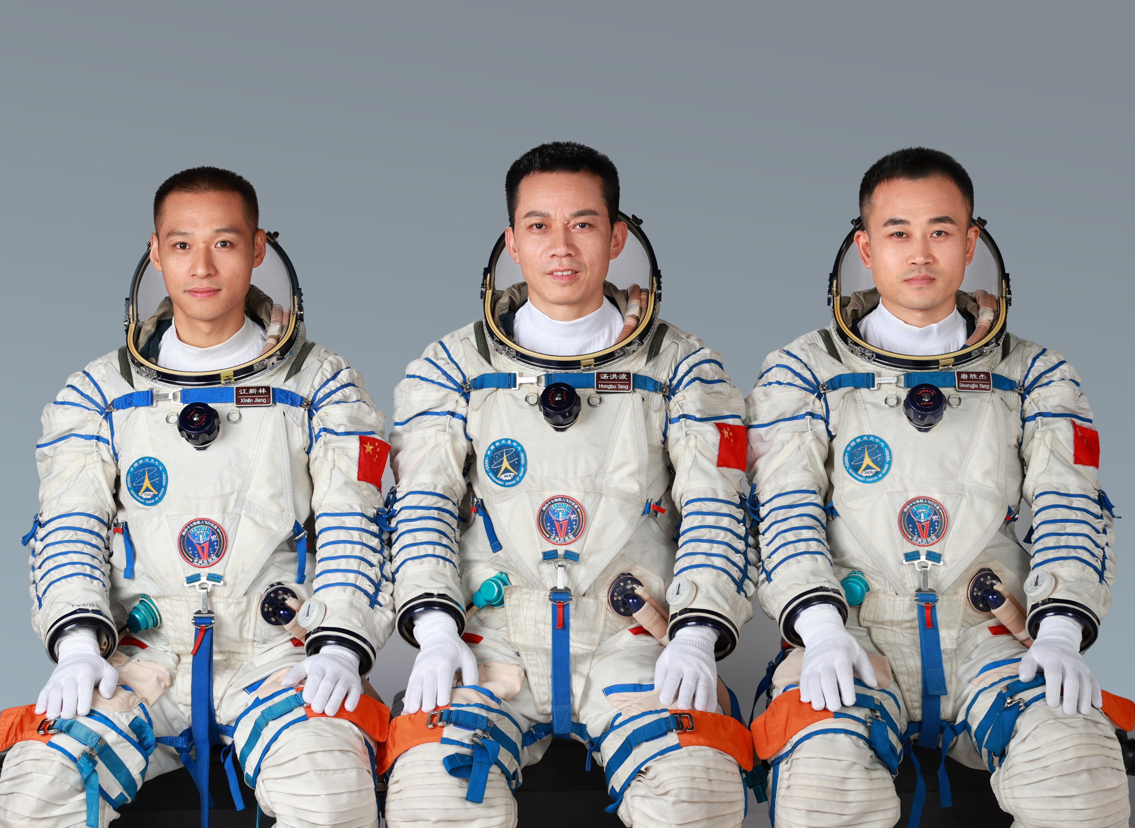 定了！神舟十七号明天发射！航天员公布