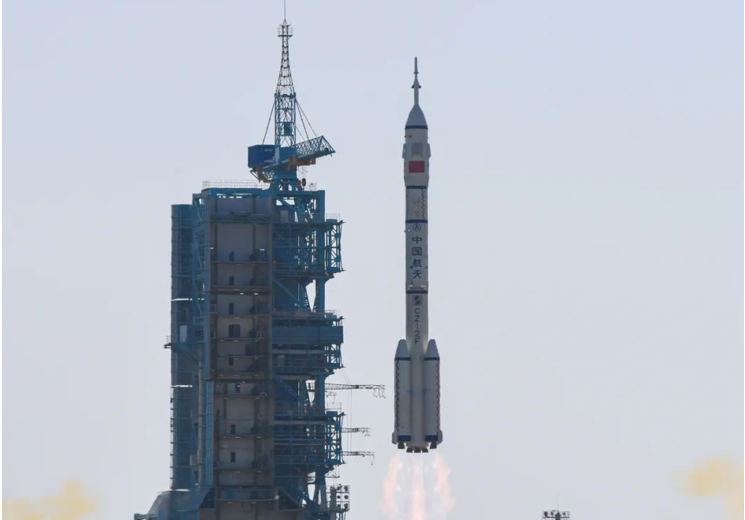神舟十七号载人飞船发射取得圆满成功 我国载人航天工程发射任务实现30战30捷