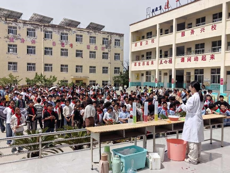 省科协在宜阳县开展农村青少年科普暨心理健康教育活动