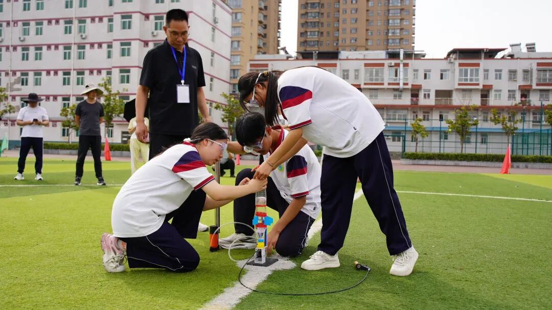科创筑梦启新程 少年逐梦向未来 —— 卢氏县第二届科技节顺利举办