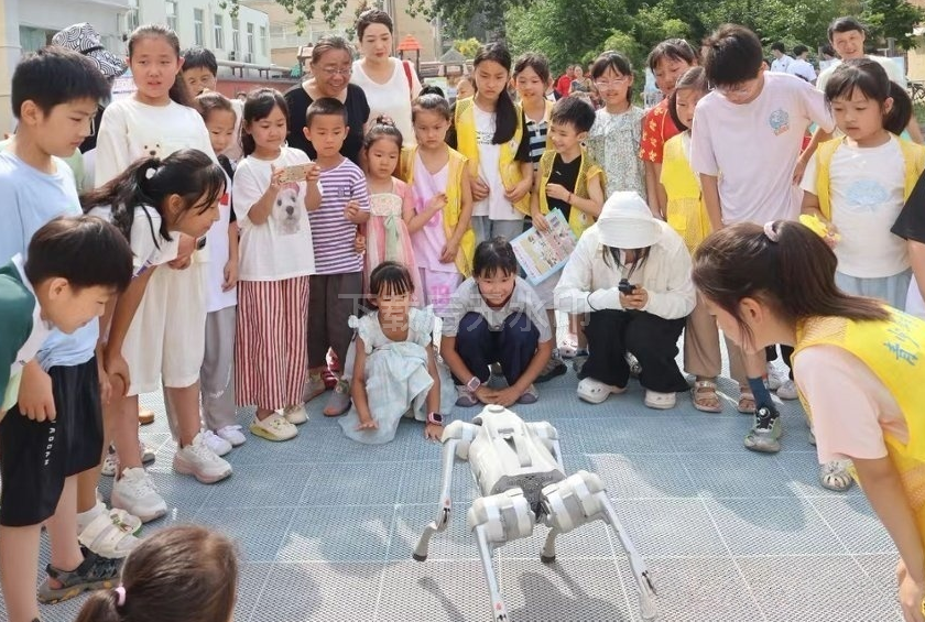 科普大篷车进社区  点亮少年科学梦——三门峡市湖滨区科协联合开展科普进社区活动