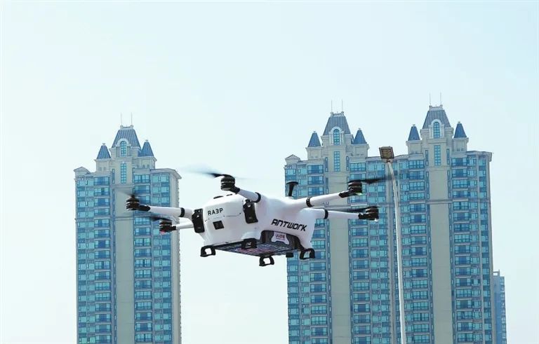 空中“快递员”来了！河南开通首条低空无人机物流配送航线