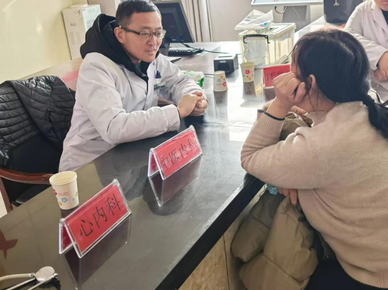 濮阳市台前县科协开展义诊活动