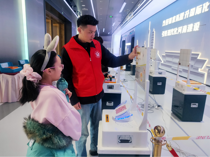 省科技馆科普大篷车走进数展中心