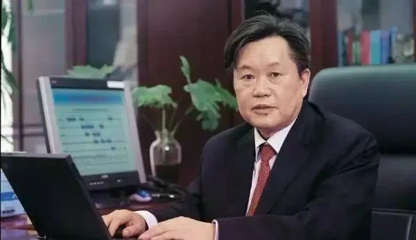 李国杰院士“七问”DeepSeek