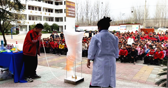 馆校联动 科学零距离——南阳西峡县科技馆科普进校园活动走进丁河镇中心小学