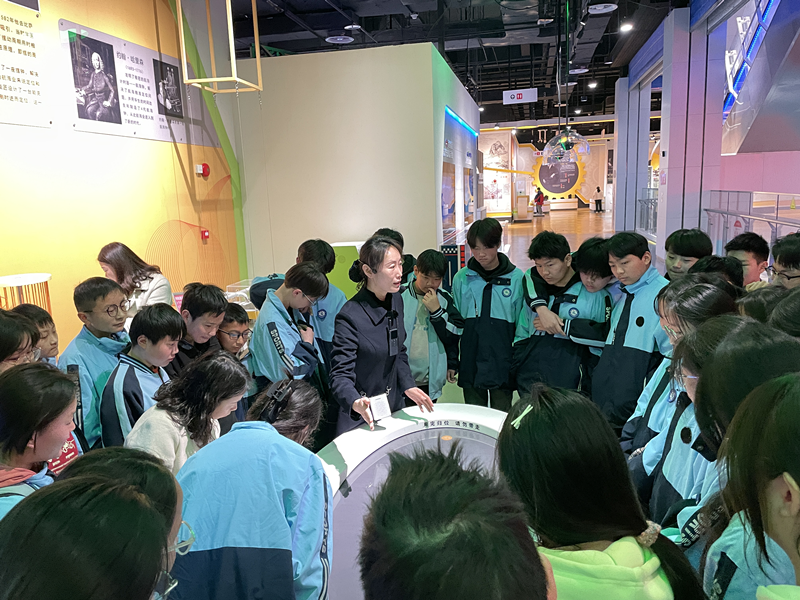 馆校结合志愿服务行，点亮乡村少年求知梦——许昌市科技馆开展“‘i科普’乡村少年馆校结合志愿服务行”活动