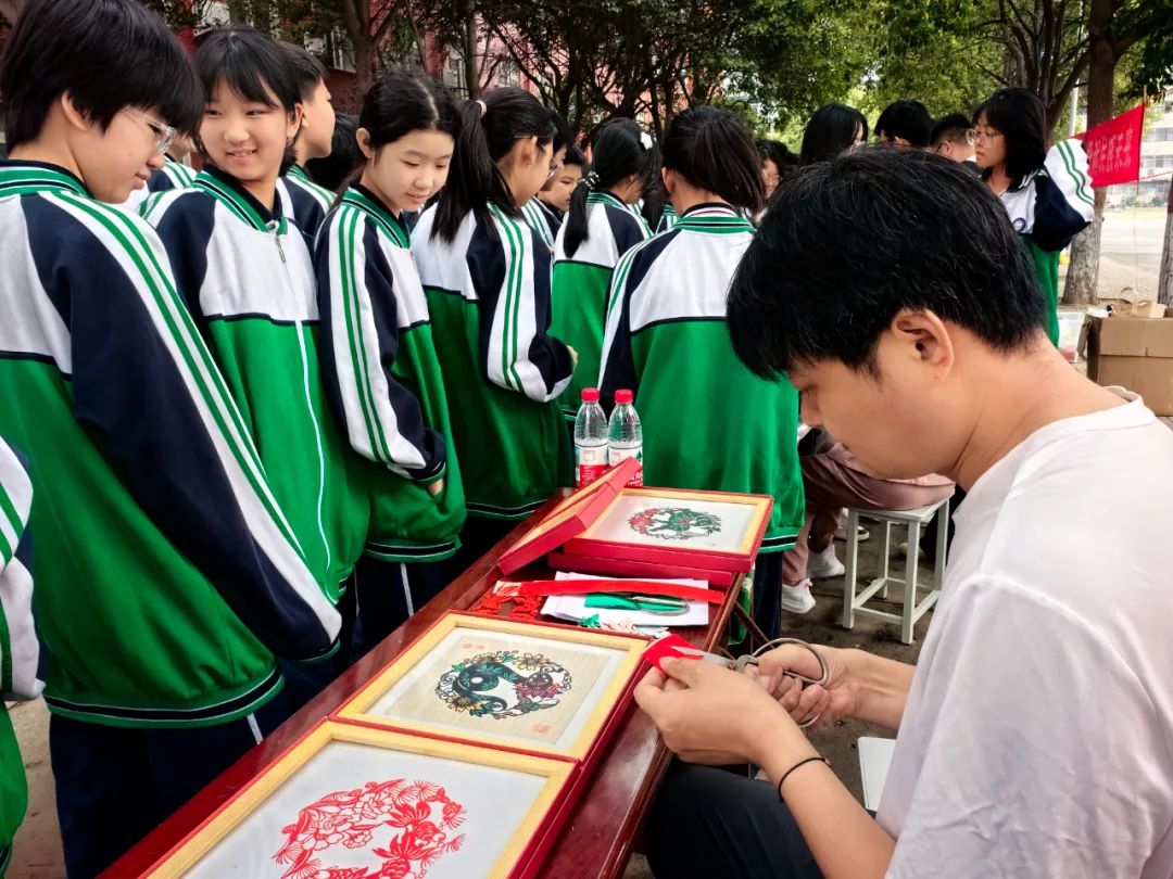 剪纸、刺绣、中药炮制......30余项非遗项目齐聚校园