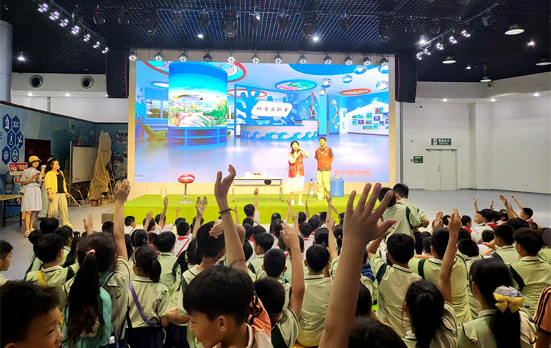 智慧启航，探索无尽奥秘——焦作市解放区科协联合学生路小学走进科技馆开展科普研学活动
