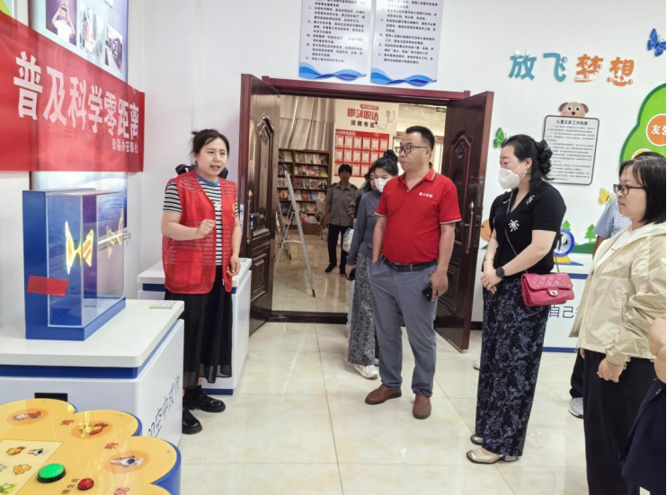 濮阳市经开区科技服务中心走进安泰社区开展科普宣传活动