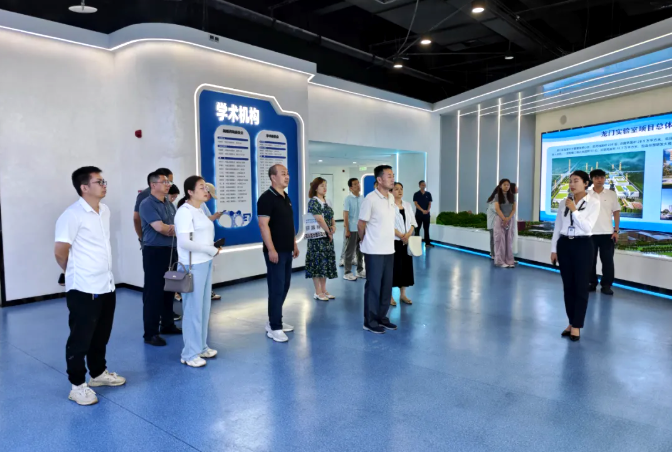 洛阳市科协到伊滨区开展“转作风-提能力-促发展”实地调研暨主题党日活动