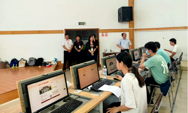 开封市科协组织学生参加2025年河南省“中学生英才计划”学科潜质测试与面试考评活动