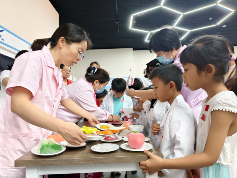 新乡市科协举办“科学守护‘五小’，健康成就未来”主题科普活动