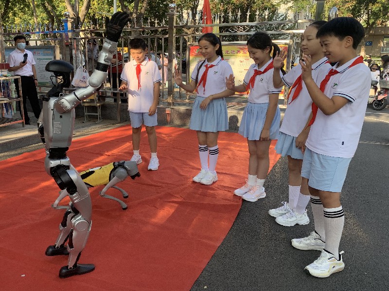 漯河市科协举办全国科普月活动暨“科技启航 筑梦金秋”科普进校园活动