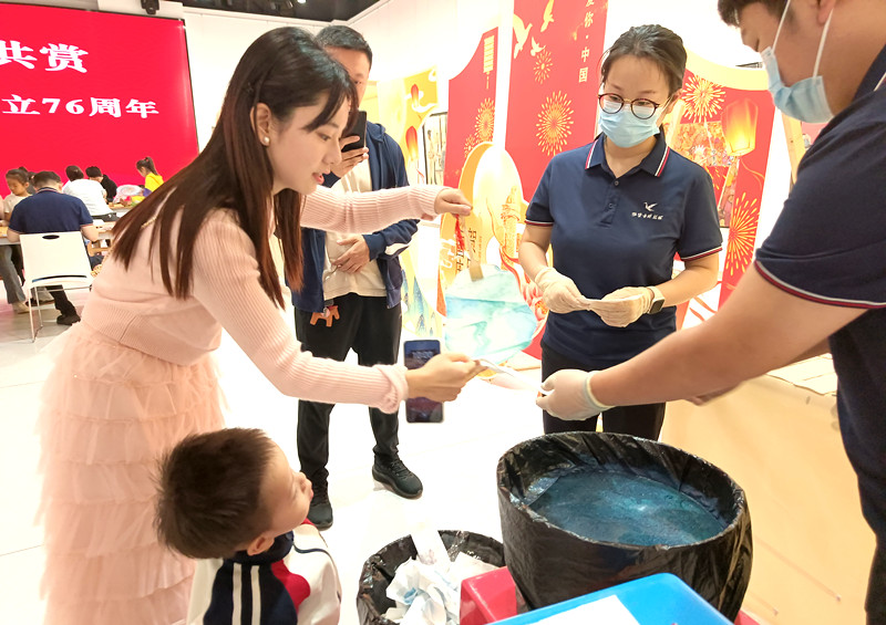 鹤壁科技馆“双节”活动 点燃全民科学热情
