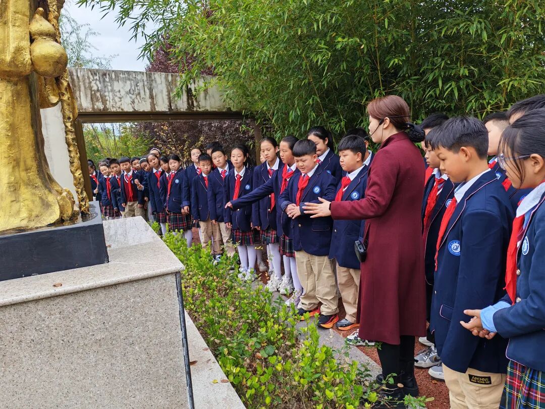 “科学实践团”走进中医院 探寻中医药文化魅力