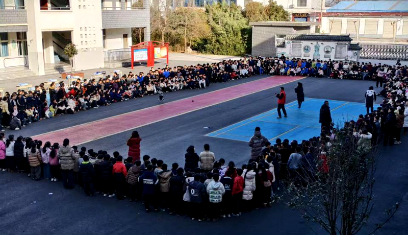 科技领航 青春飞扬——科普进校园活动走进新乡市辉县市峪河镇第二民族学校