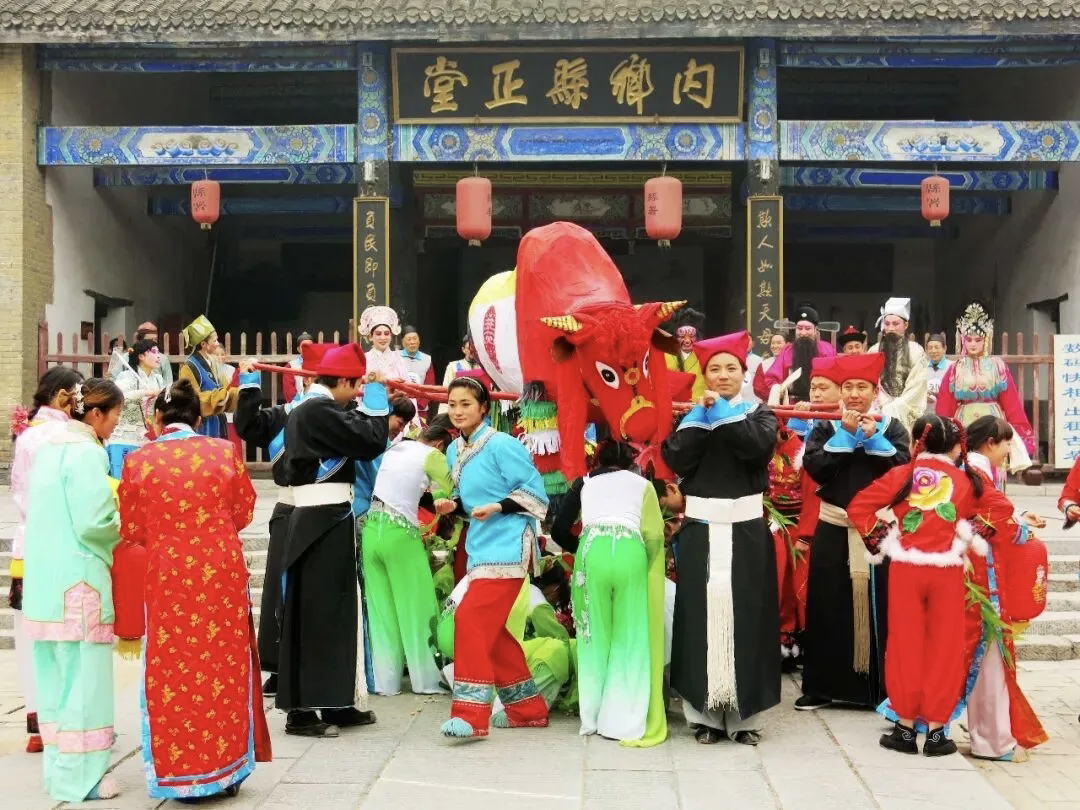 来河南内乡“打春牛”，解锁立春仪式感