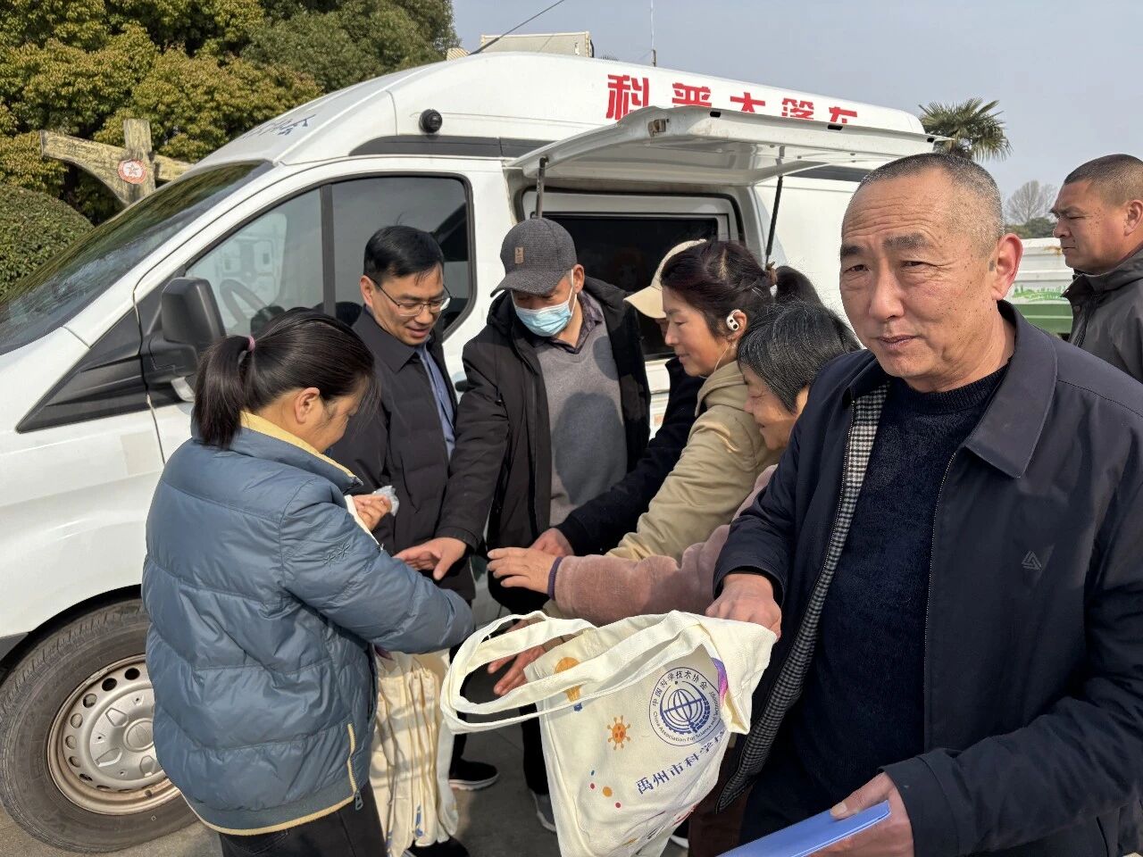 禹州市科协科普大篷车助力“3-15” 守护消费者权益与安全