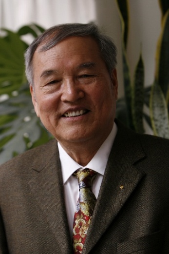 魏江春院士：探珠峰南极 织沙漠“绿毯”