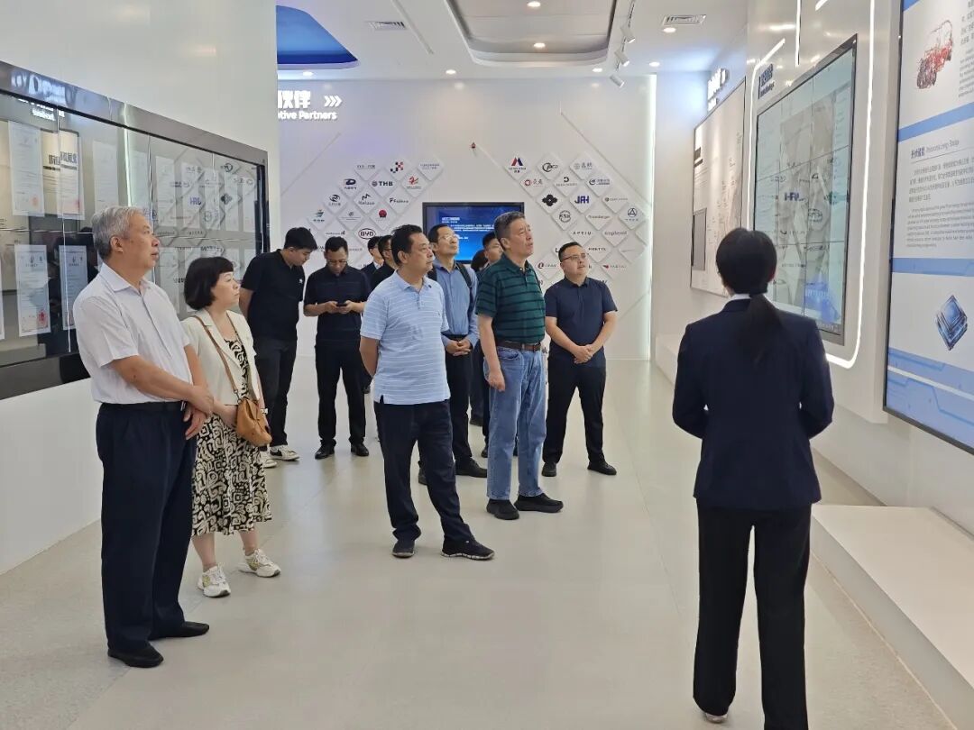 鹤壁市汽车电子电器产业技术需求对接活动举行