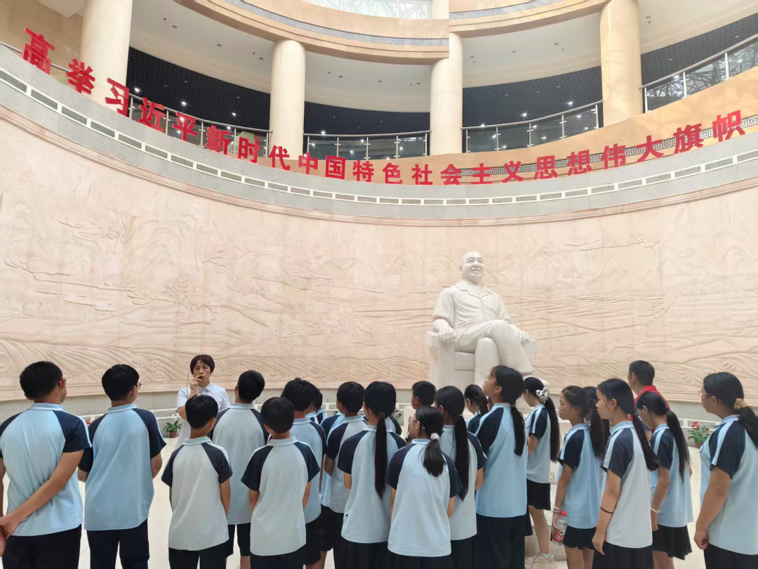 追寻榜样足迹 感悟科学精神——“筑梦小小科学家”活动走进新乡县
