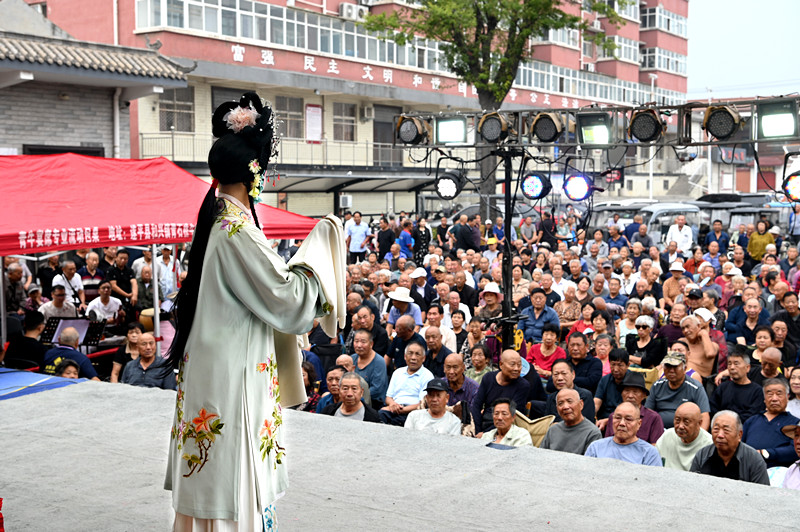 沁阳市开展文化科技卫生“三下乡”活动