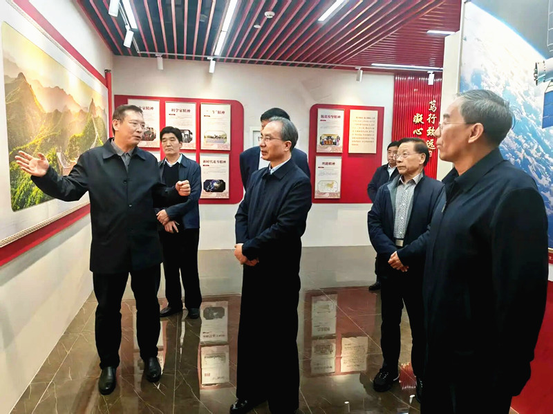 尹洪斌到郑州经贸学院调研高校科协建设等工作