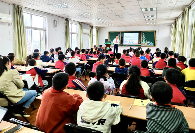河南工业大学开展科普公益讲座
