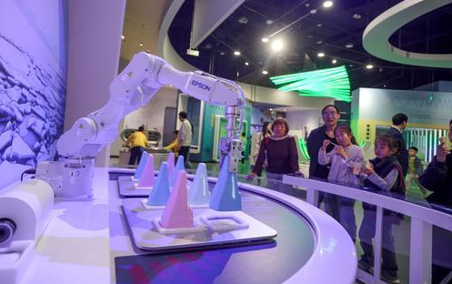 郑州科技馆开展“科普寻春”活动