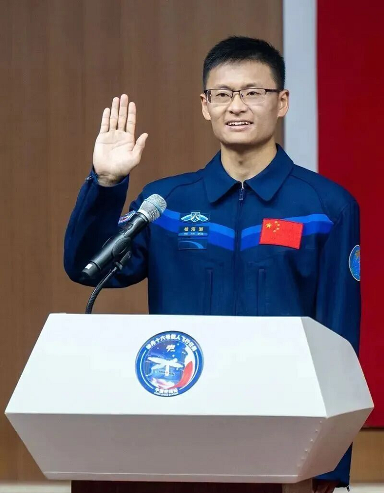 桂海潮：从三尺讲台到星辰大海
