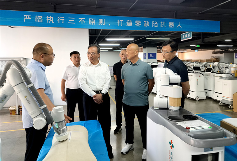 尹洪斌到省电子学会调研